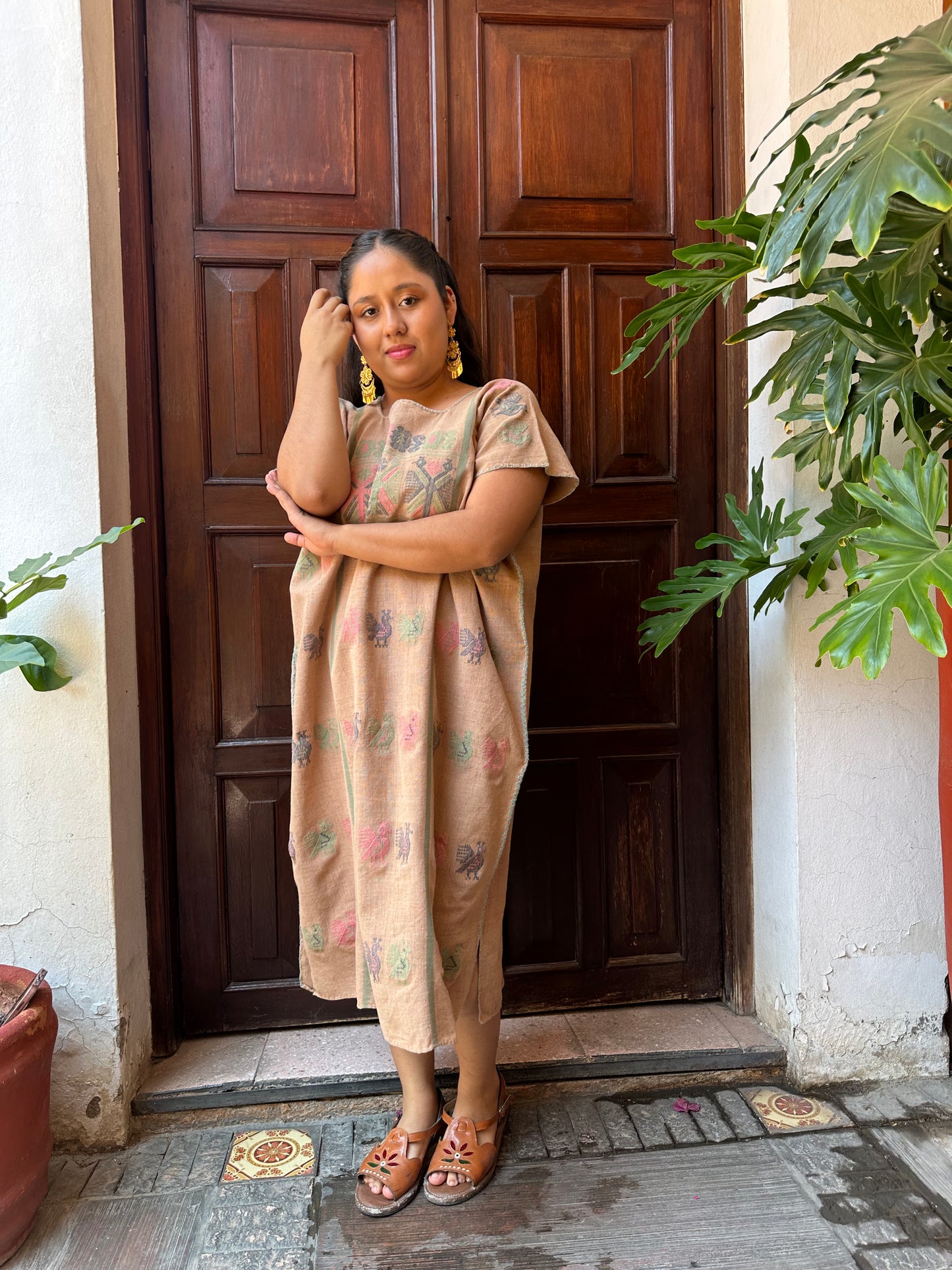 Huipil Artesanal de Amuzgo Guerrero – Tintes Naturales de Pericón, Corteza y Cochinilla – Brocado Águila Bicéfala – Telar de Cintura – Pieza Única