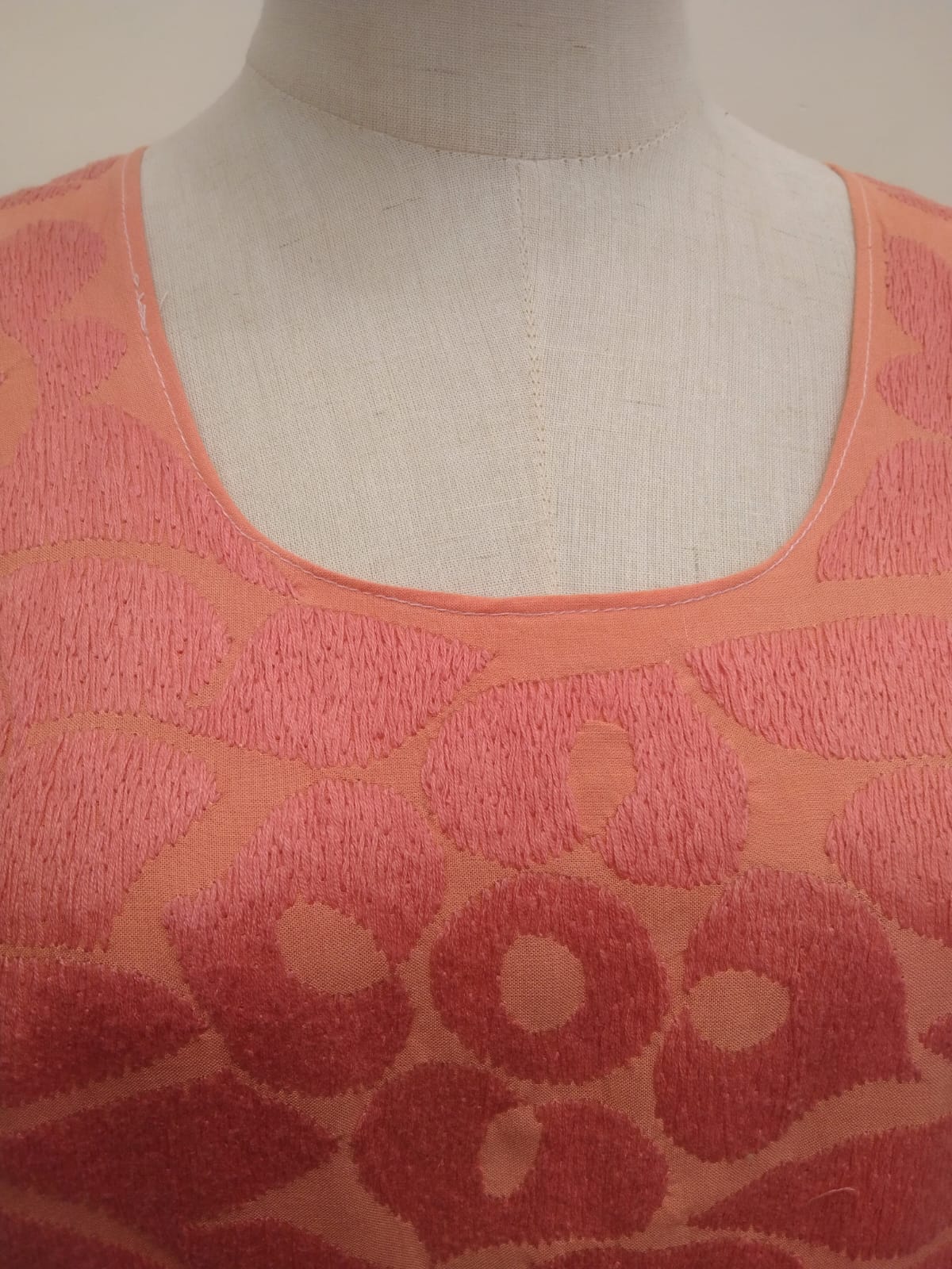 Blusa Artesanal Bordada de Pajaritos y Flores – Tuxtepec, Oaxaca Coral