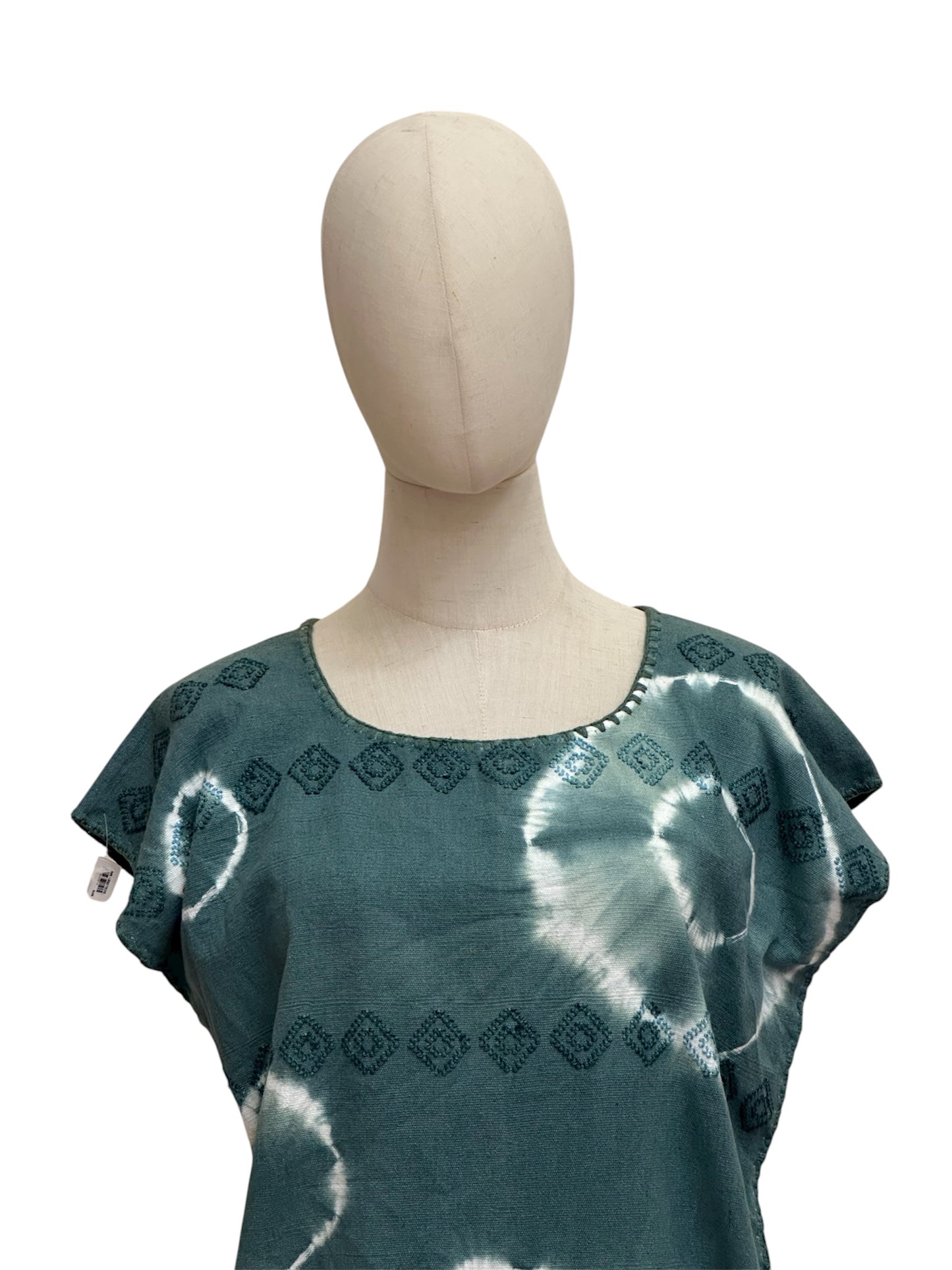 Huipil Corto Único de Oaxaca – Tejido en Telar de Cintura y Teñido Shibori