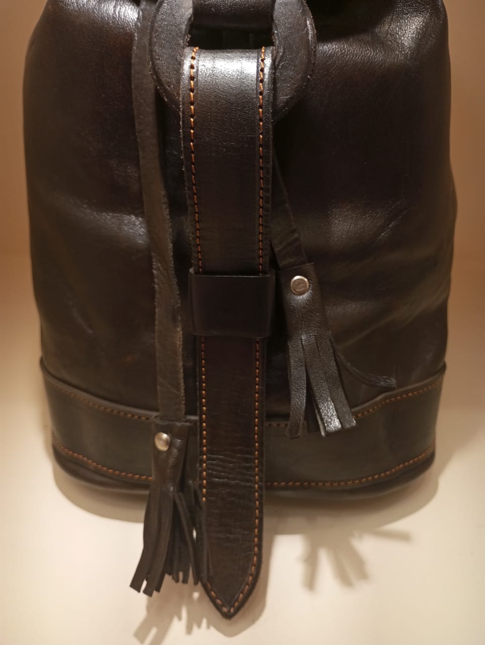 Mochila de Cuero Pespunte