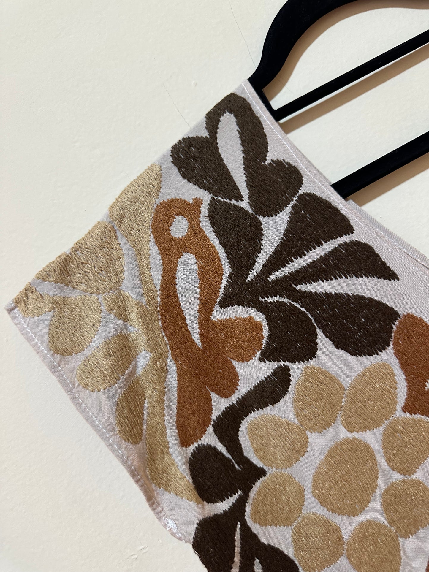 Blusa Huipil de Jalapa de Díaz Bordada a Mano Cafe – Arte Textil de Oaxaca