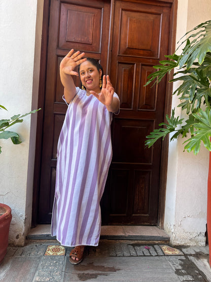 Huipil de Telar de Cintura – San Juan Colorado – Rayas Moradas y Blancas – 100% Algodón – Brocado en Hombros – Con Bolsillos