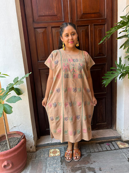 Huipil Artesanal de Amuzgo  Guerrero – Tintes Naturales de Pericón, Corteza y Cochinilla – Brocado Águila Bicéfala – Telar de Cintura – Pieza Única