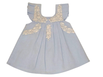 Vestido de Verano para Bebé – Azul Suave con Olanes y Tablillas – Hecho a Mano en Oaxaca – 100% Algodón