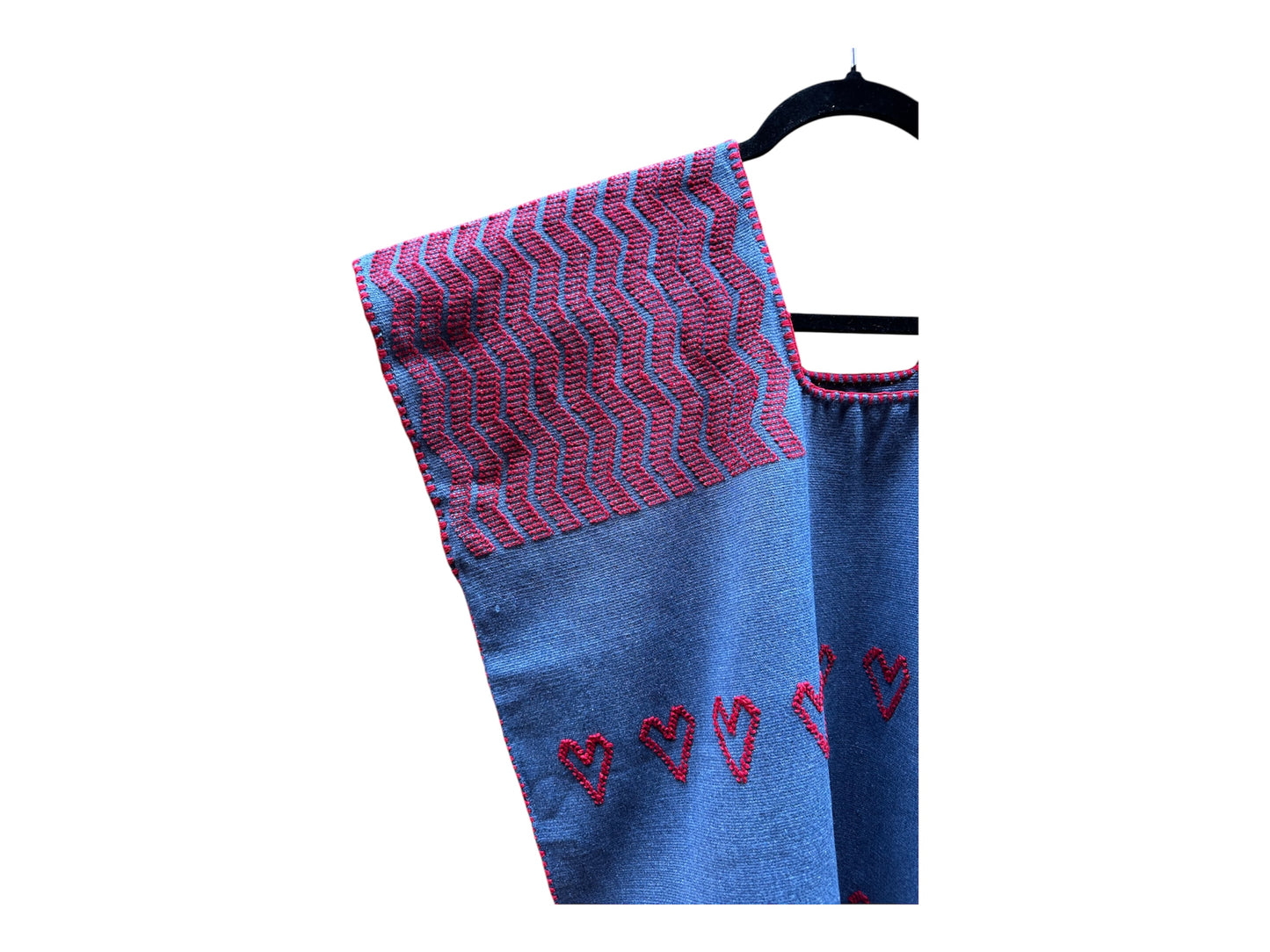 Top artesanal de mezclilla con corazones rojos – Telar de cintura San Juan Colorado