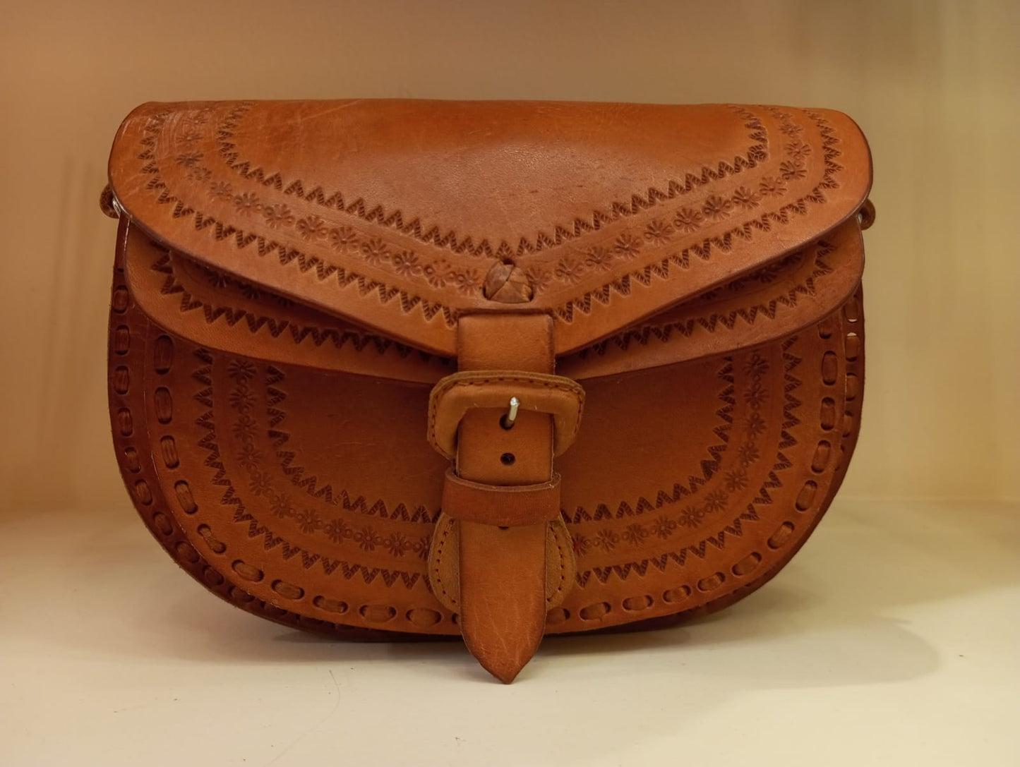 Bolso de Cuero Calado