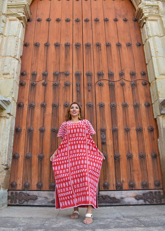 Huipil 3 lienzos Rojo con brocado adelante y atrás blanco-Pieza única y exclusiva